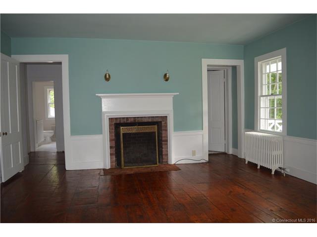 19 Roxbury Rd