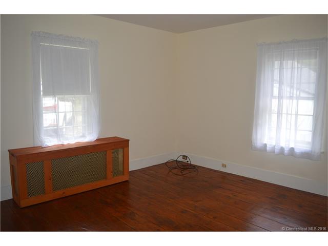 19 Roxbury Rd