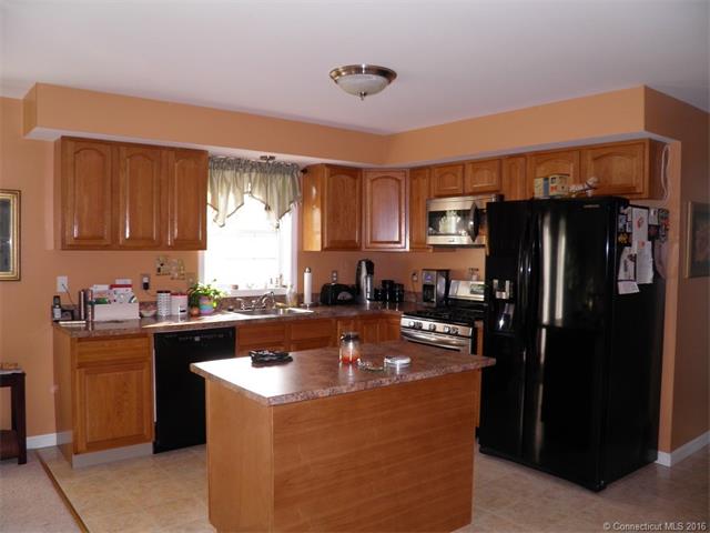 For Sale: 15 Hoopers Ln Canterbury, CT 06331