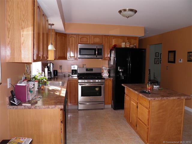 For Sale: 15 Hoopers Ln Canterbury, CT 06331