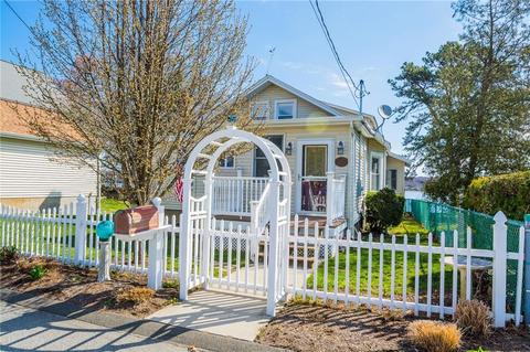 11 Riverside Dr