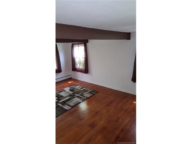 28 Blacksmith Dr, Ledyard CT 06339