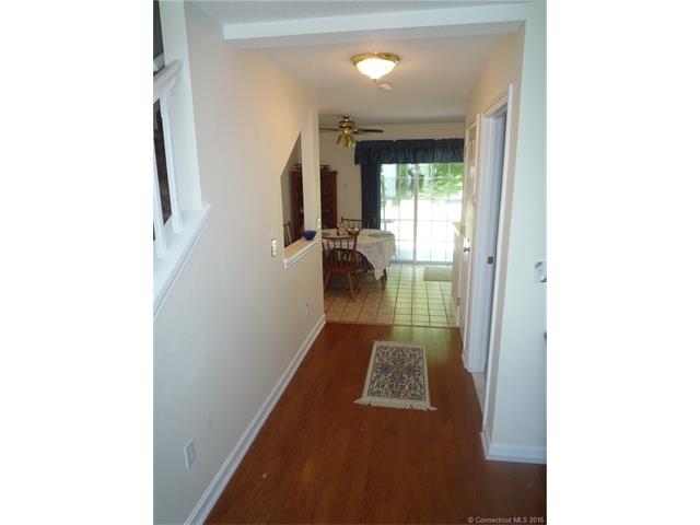 For Sale: 62 Thames Height Ln #APT 62 Groton, CT 06340