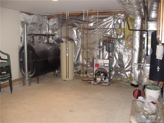 For Sale: 17 Spring Glen Rd #APT B Niantic, CT 06357