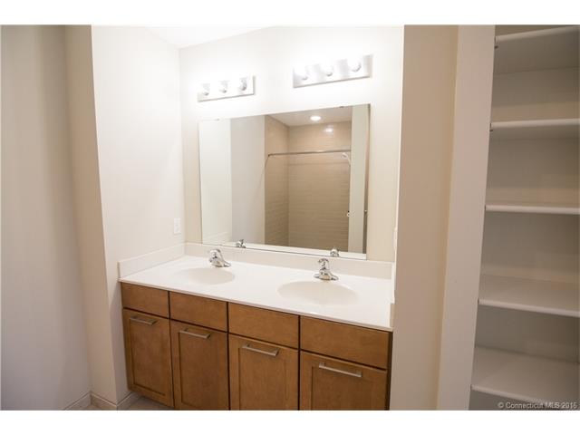 For Sale: 38 Hope #APT 1110 Niantic, CT 06357