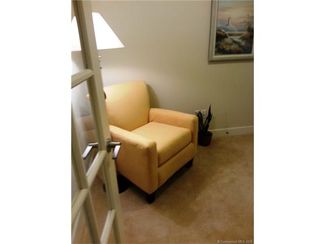 For Sale: 38 Hope #APT 1110 Niantic, CT 06357