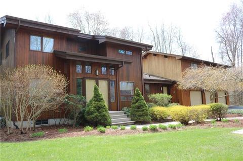 4 Hinckley Hill Rd