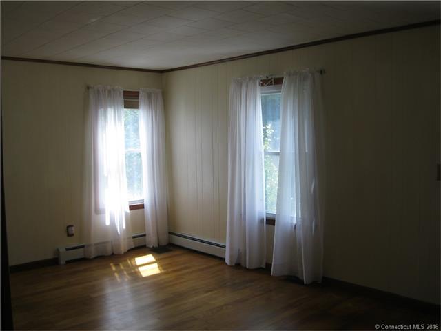3 Meditz Ct Norwich, CT 06360