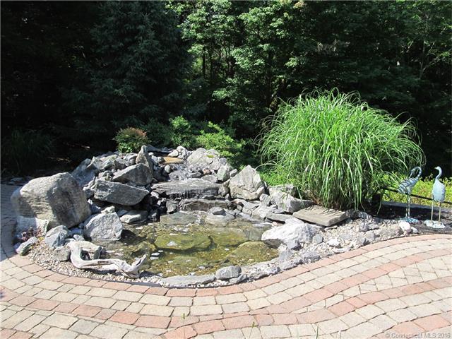 For Sale: 84 Hunters Rd Norwich, CT 06360