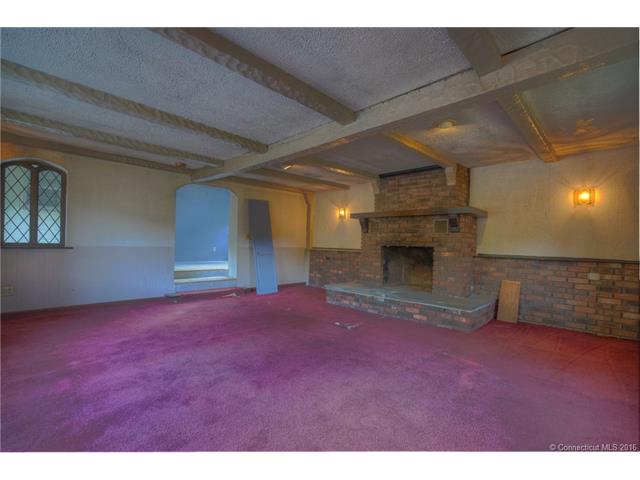 111 Fellows Rd