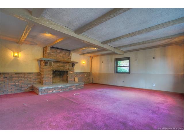 111 Fellows Rd