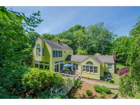 6 Meetinghouse Ln