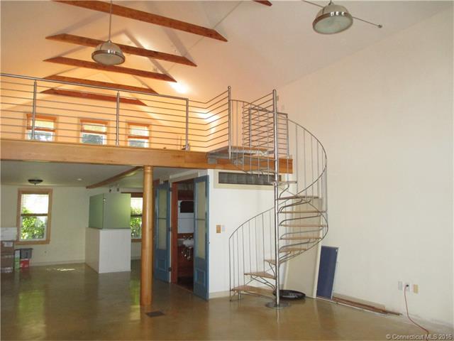 11 Grand St