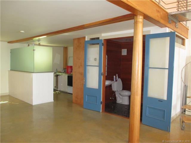 11 Grand St