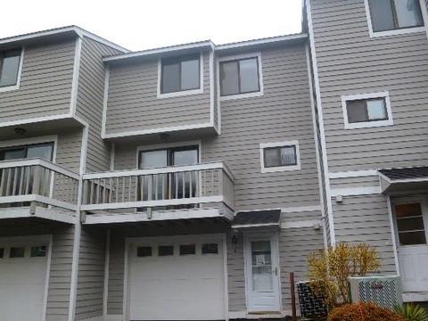 215 Robin Ln