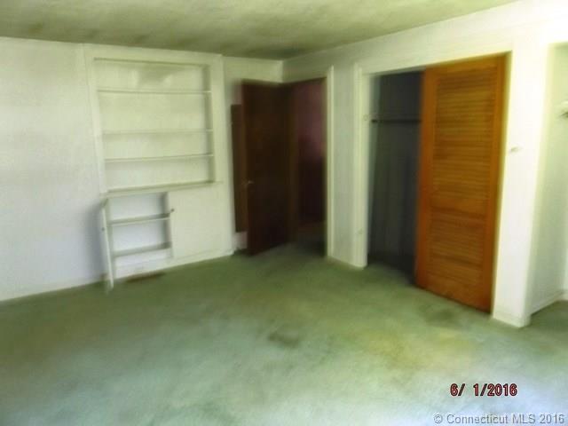 811 Mountain Rd Cheshire, CT 06410