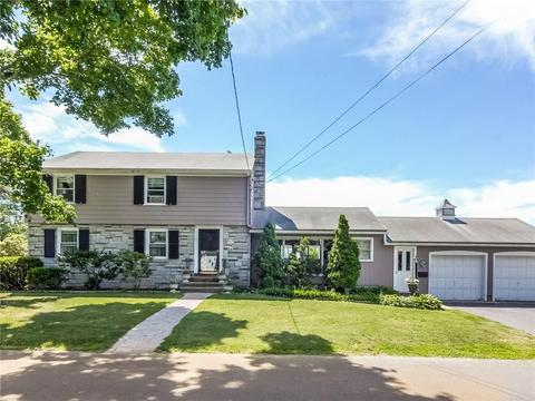 54 Waterside Ln