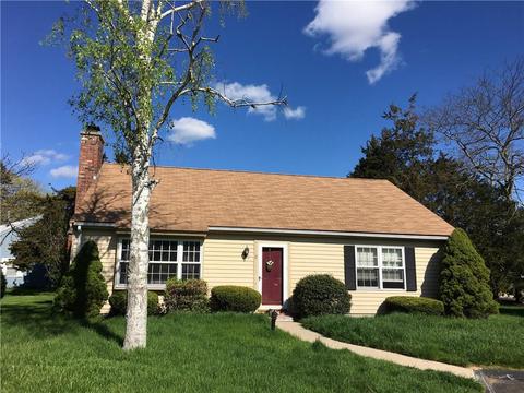 54 Waterside Ln