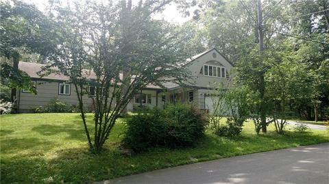 5 Oak Ridge Dr