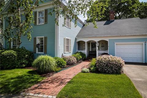 3 Clover Ln