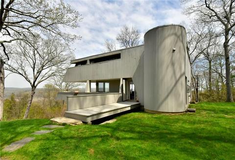 17 Hudson Ln