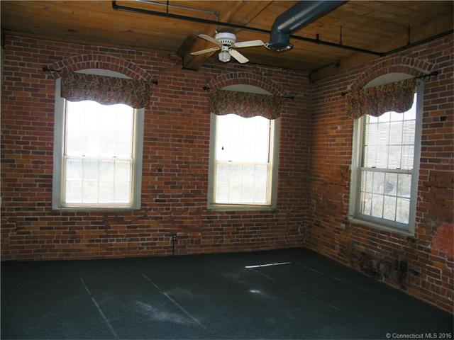 92 Main St #408