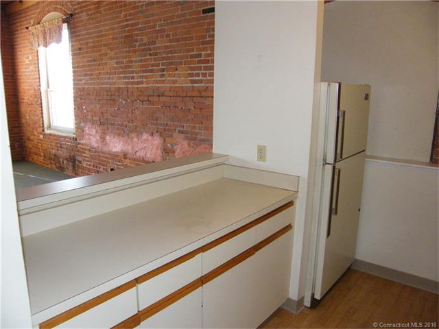 92 Main St #408
