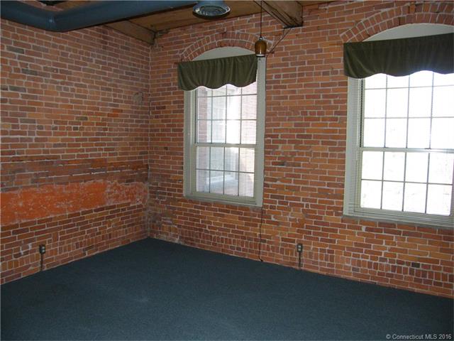 92 Main St #408