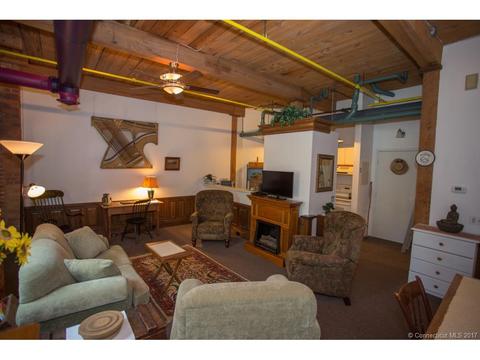 69 Walnut Hill Rd