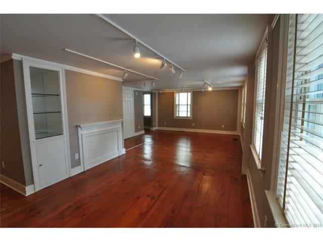 35 Main St