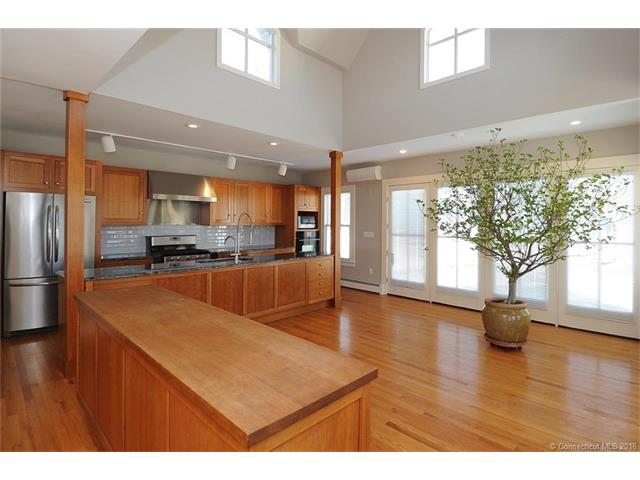 201 Water St