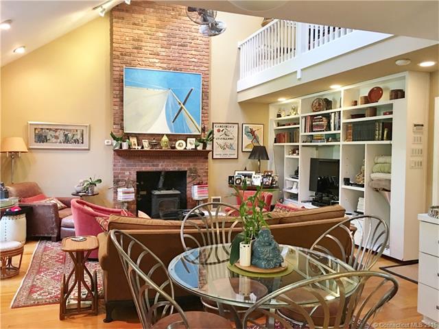 8 Cambridge Dr #8