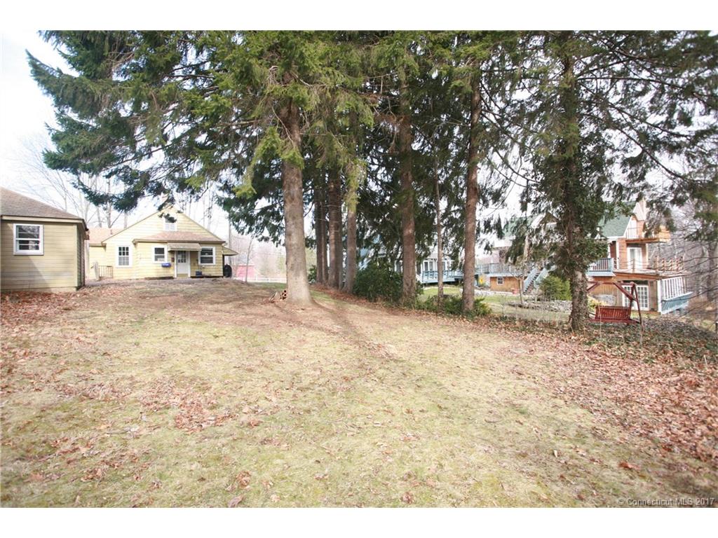 48 Circle Dr
