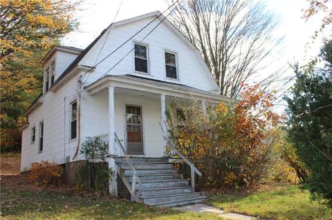 672 E Main St