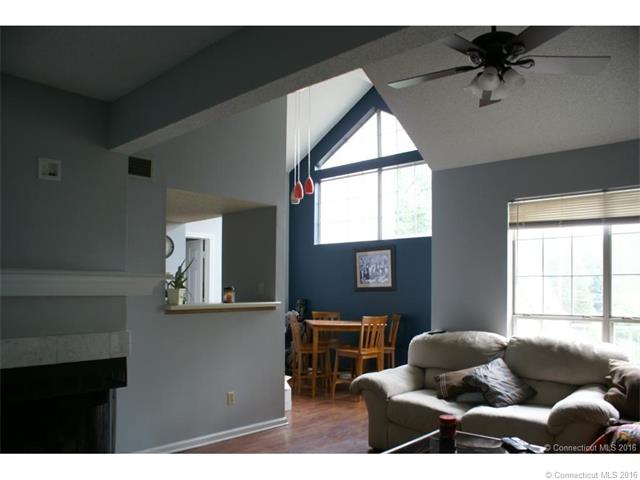 322 Carriage Crossing Ln #322