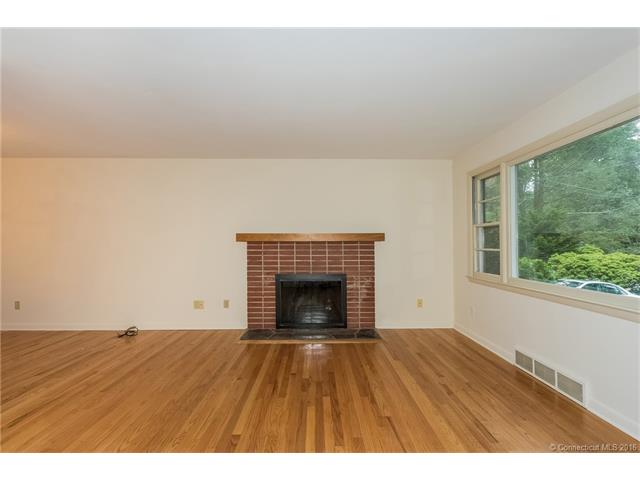664 Elm St