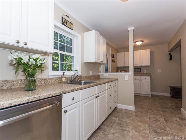 27 Botsford Hill Rd