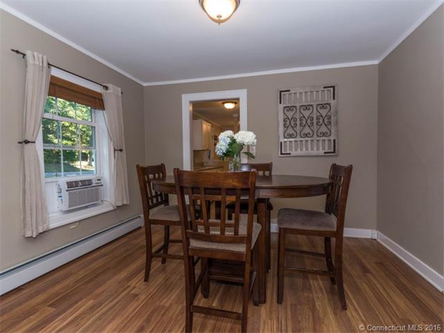 27 Botsford Hill Rd