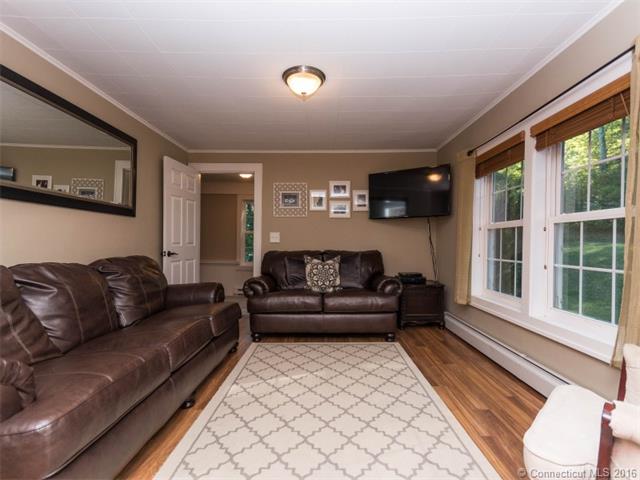 27 Botsford Hill Rd