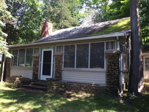2555 Boston Post Rd