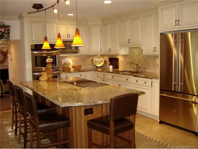 119 Walnut Ln, Northford CT 06472
