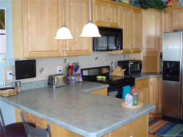 For Sale: 2 Whiting Ct #APT 2 Northford, CT 06472