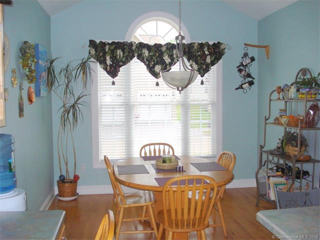 For Sale: 2 Whiting Ct #APT 2 Northford, CT 06472
