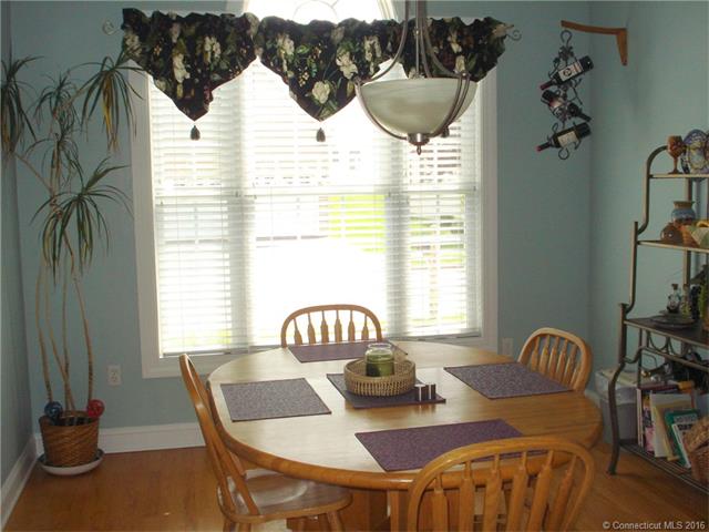 For Sale: 2 Whiting Ct #APT 2 Northford, CT 06472