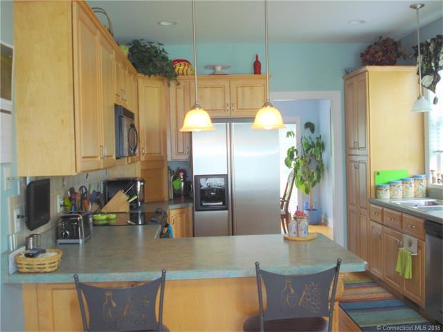 For Sale: 2 Whiting Ct #APT 2 Northford, CT 06472