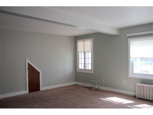 51 Ezra St, North Haven CT 06473