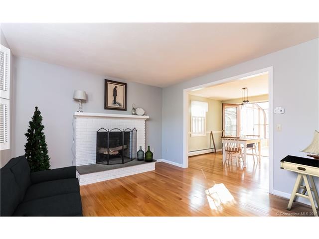 1 Barret Ln
