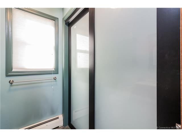 1 Barret Ln