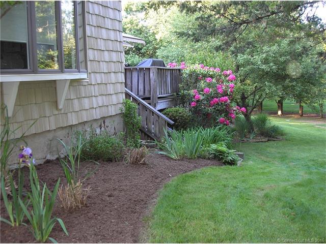 For Sale: 521 New England Ln Orange, CT 06477