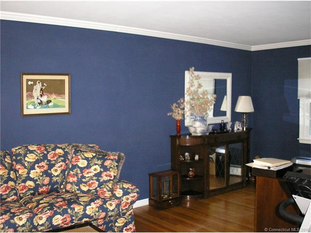 For Sale: 521 New England Ln Orange, CT 06477
